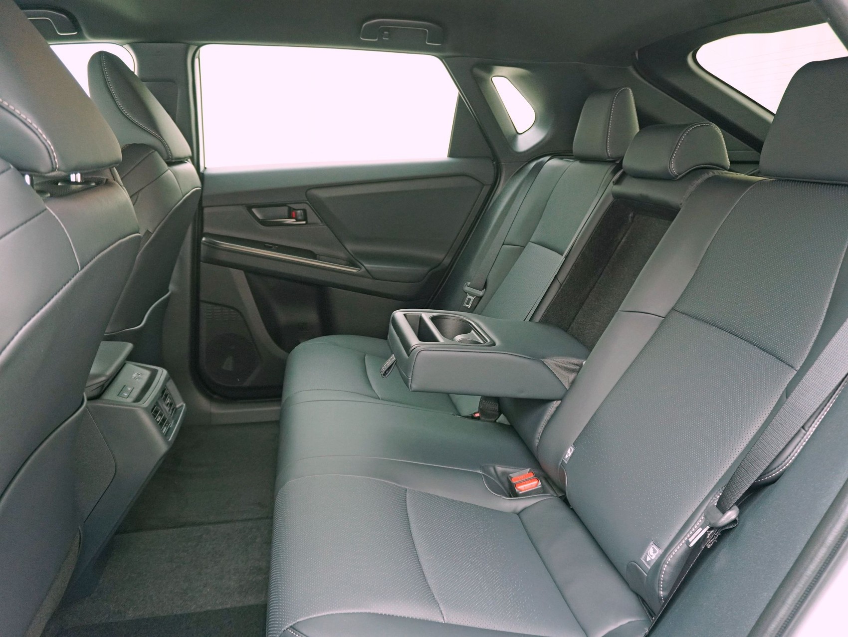 TOYOTA bZ4X Premium AWD ** JBL- Premium Soundsystem **-image-22