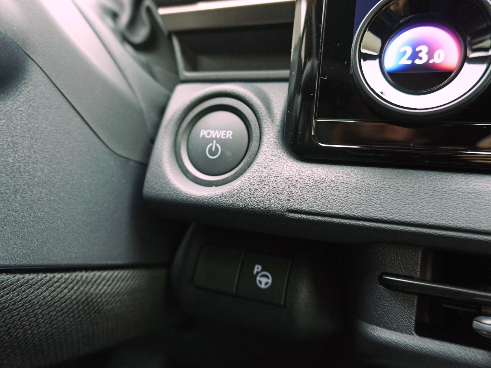 TOYOTA bZ4X Premium AWD ** JBL- Premium Soundsystem **-image-17