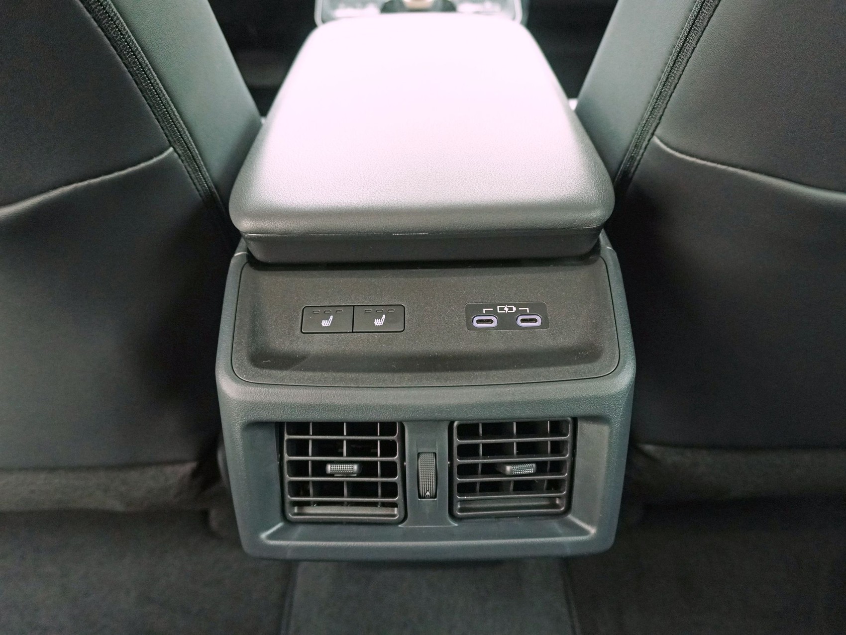 TOYOTA bZ4X Premium AWD ** JBL- Premium Soundsystem **-image-21