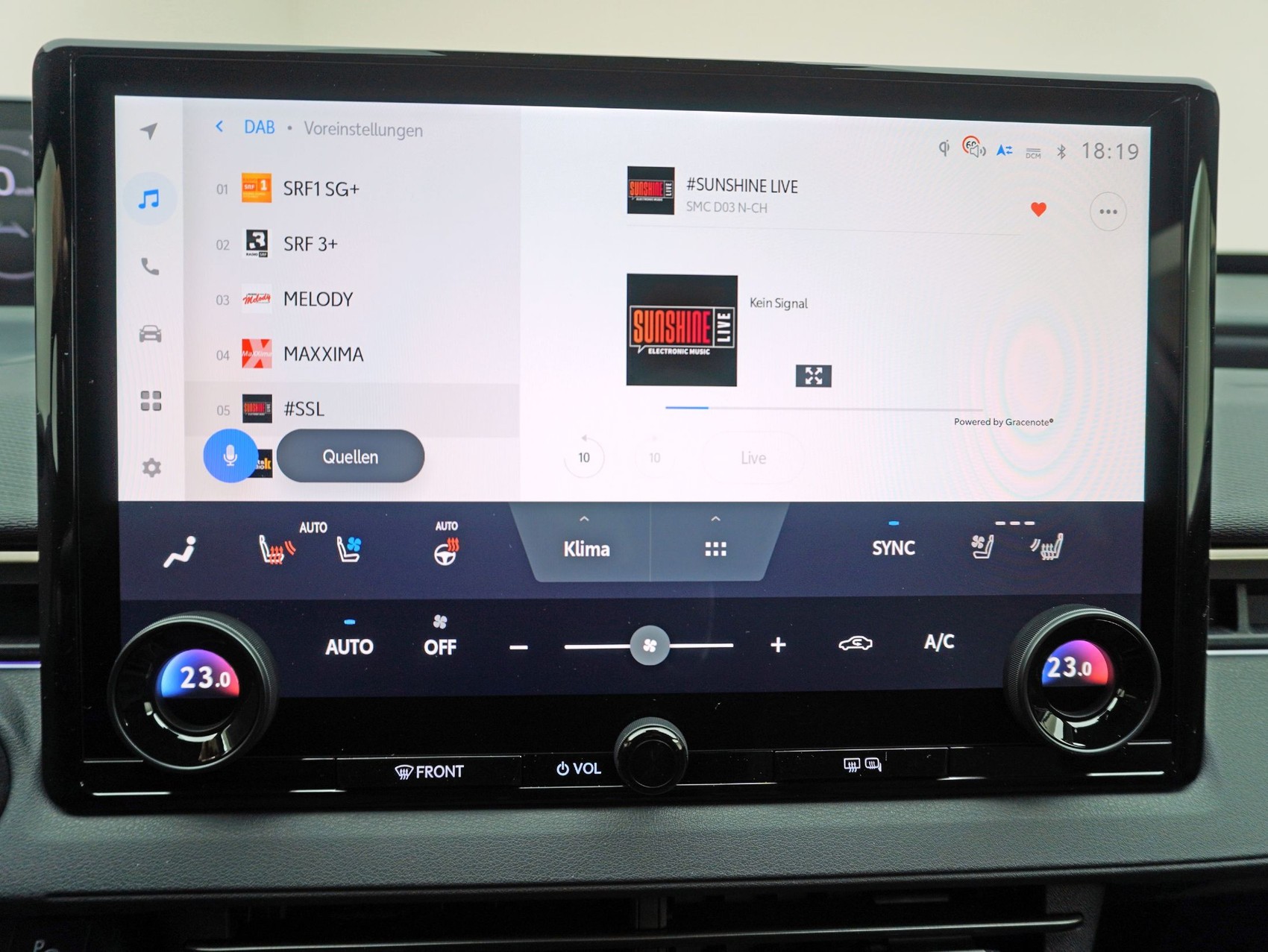 TOYOTA bZ4X Premium AWD ** JBL- Premium Soundsystem **-image-11