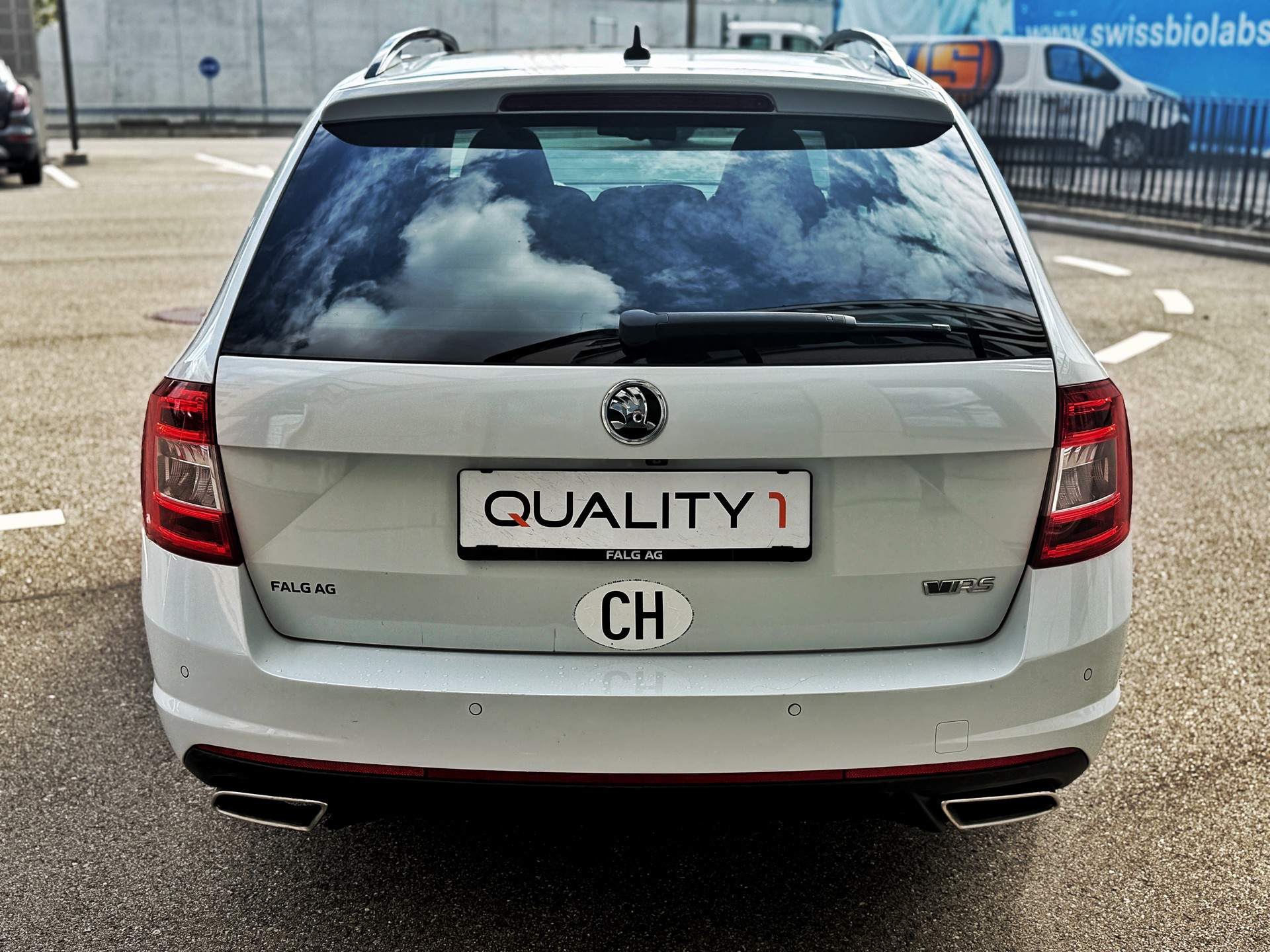 SKODA Octavia Combi 2.0 TDI RS DSG-image-3