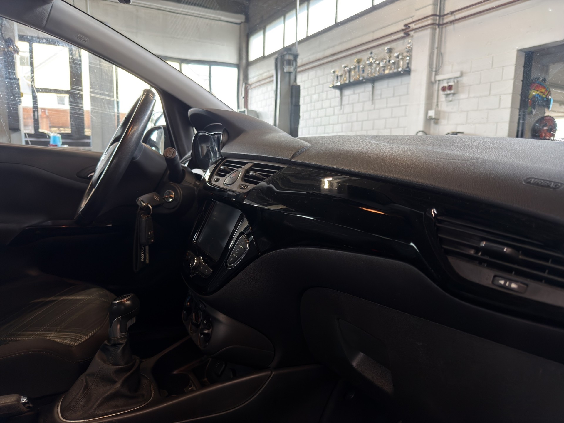OPEL Corsa 1.4 EcoTec Enjoy-image-15