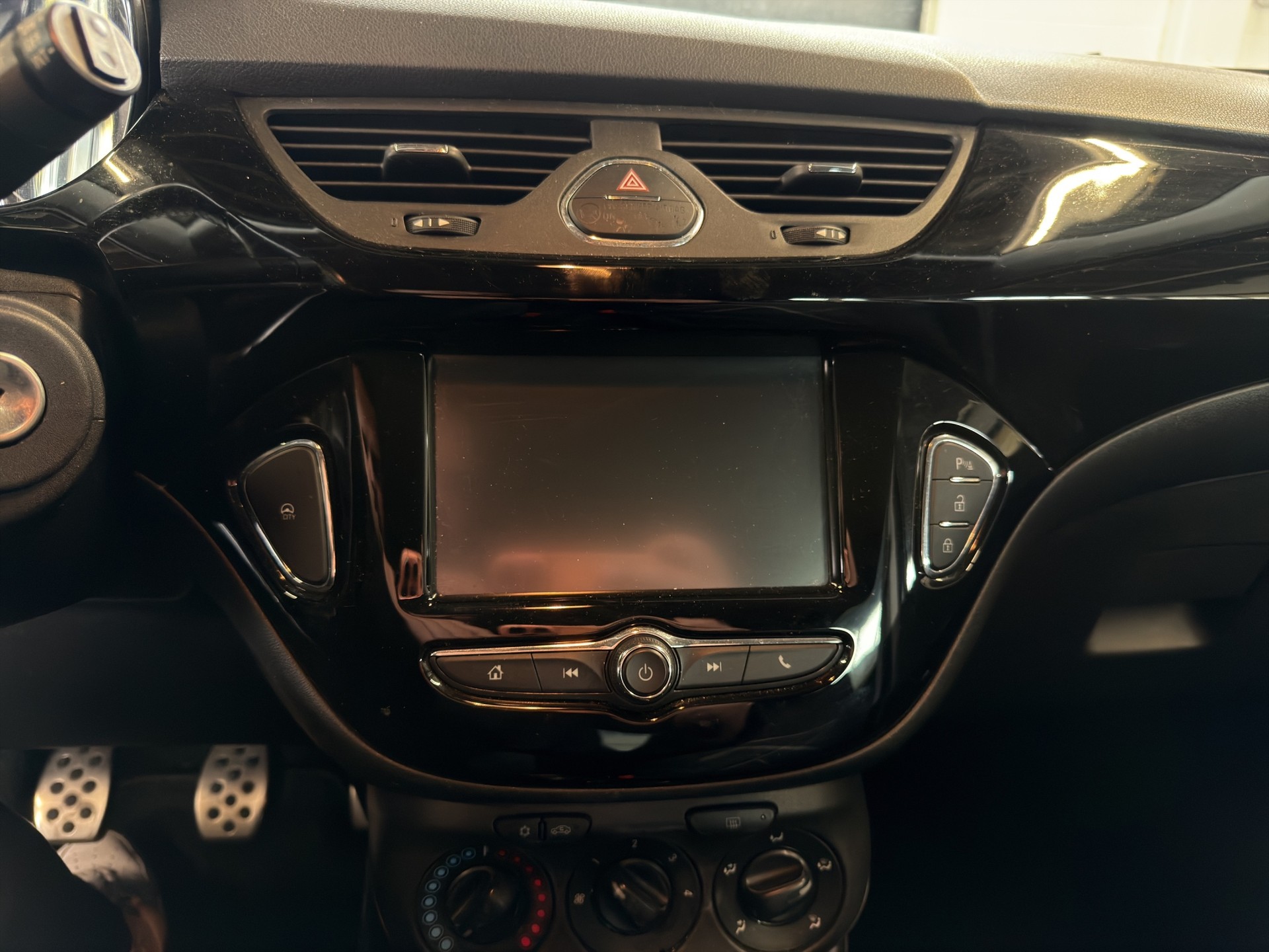 OPEL Corsa 1.4 EcoTec Enjoy-image-12