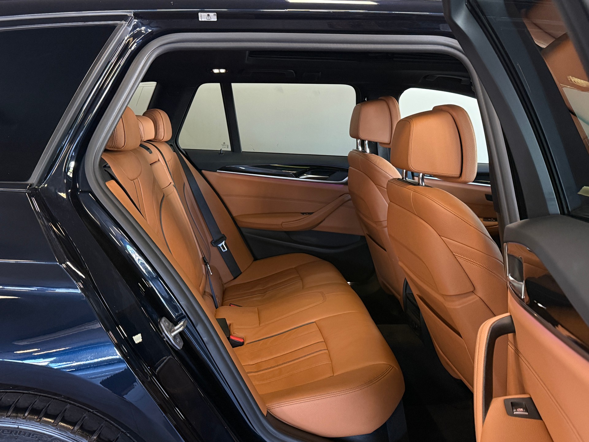 BMW 540i xDrive M-Paket Touring Steptronic *AHK 2t*-image-14