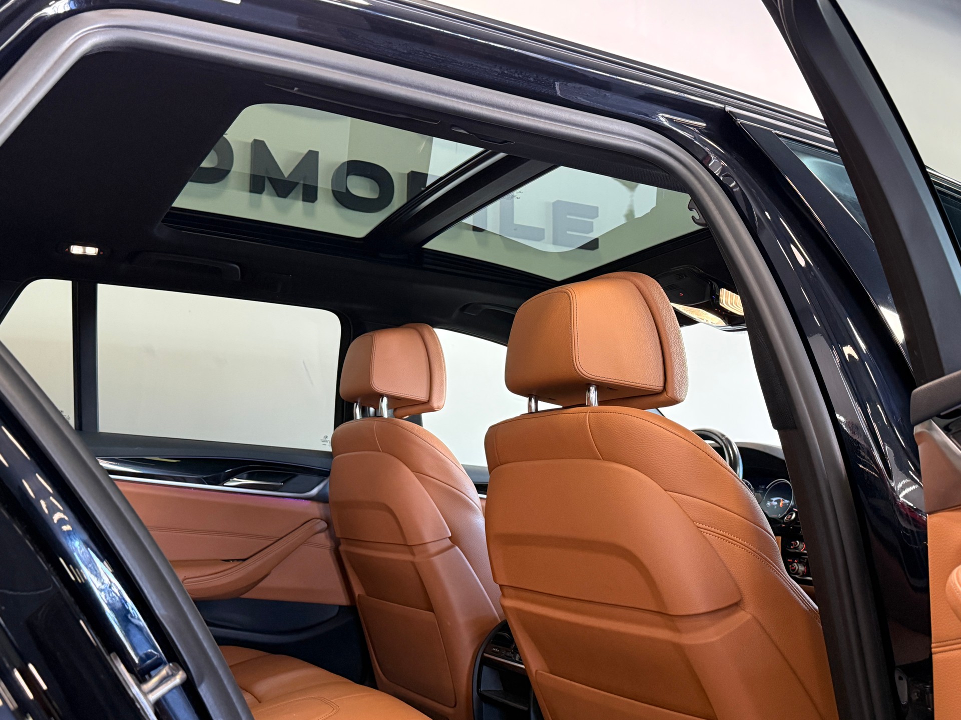 BMW 540i xDrive M-Paket Touring Steptronic *AHK 2t*-image-16