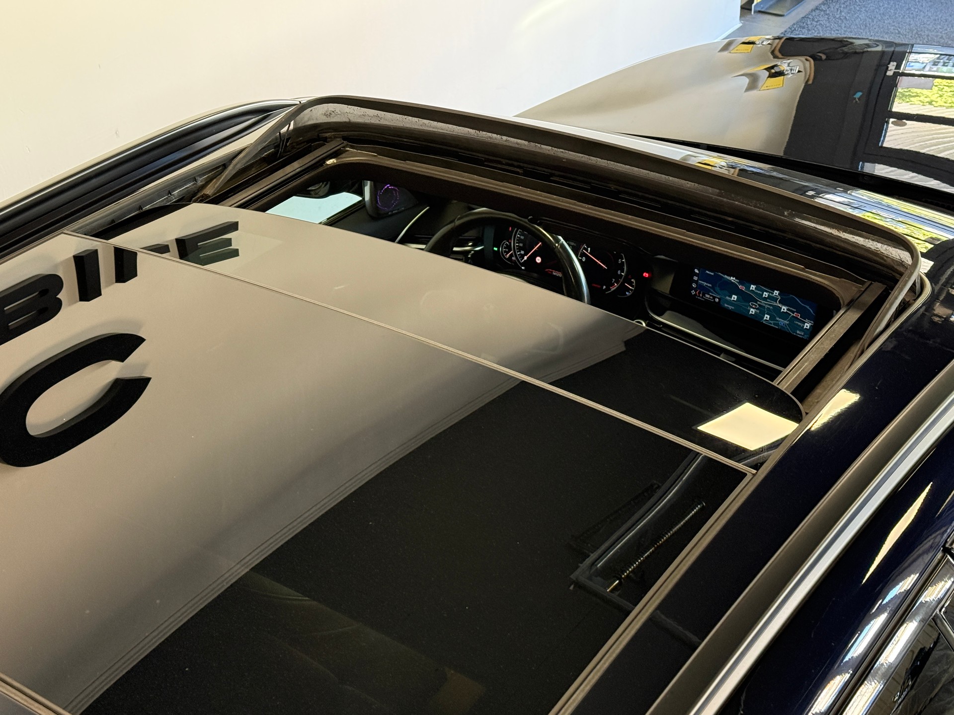 BMW 540i xDrive M-Paket Touring Steptronic *AHK 2t*-image-6