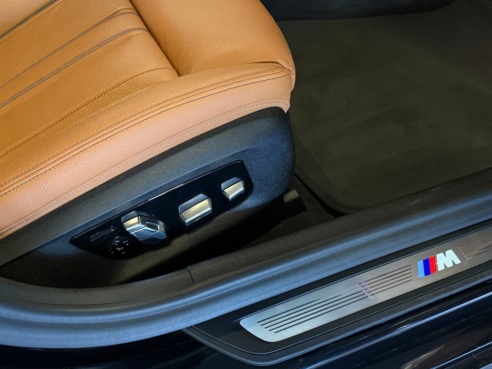 BMW 540i xDrive M-Paket Touring Steptronic *AHK 2t*-image-12