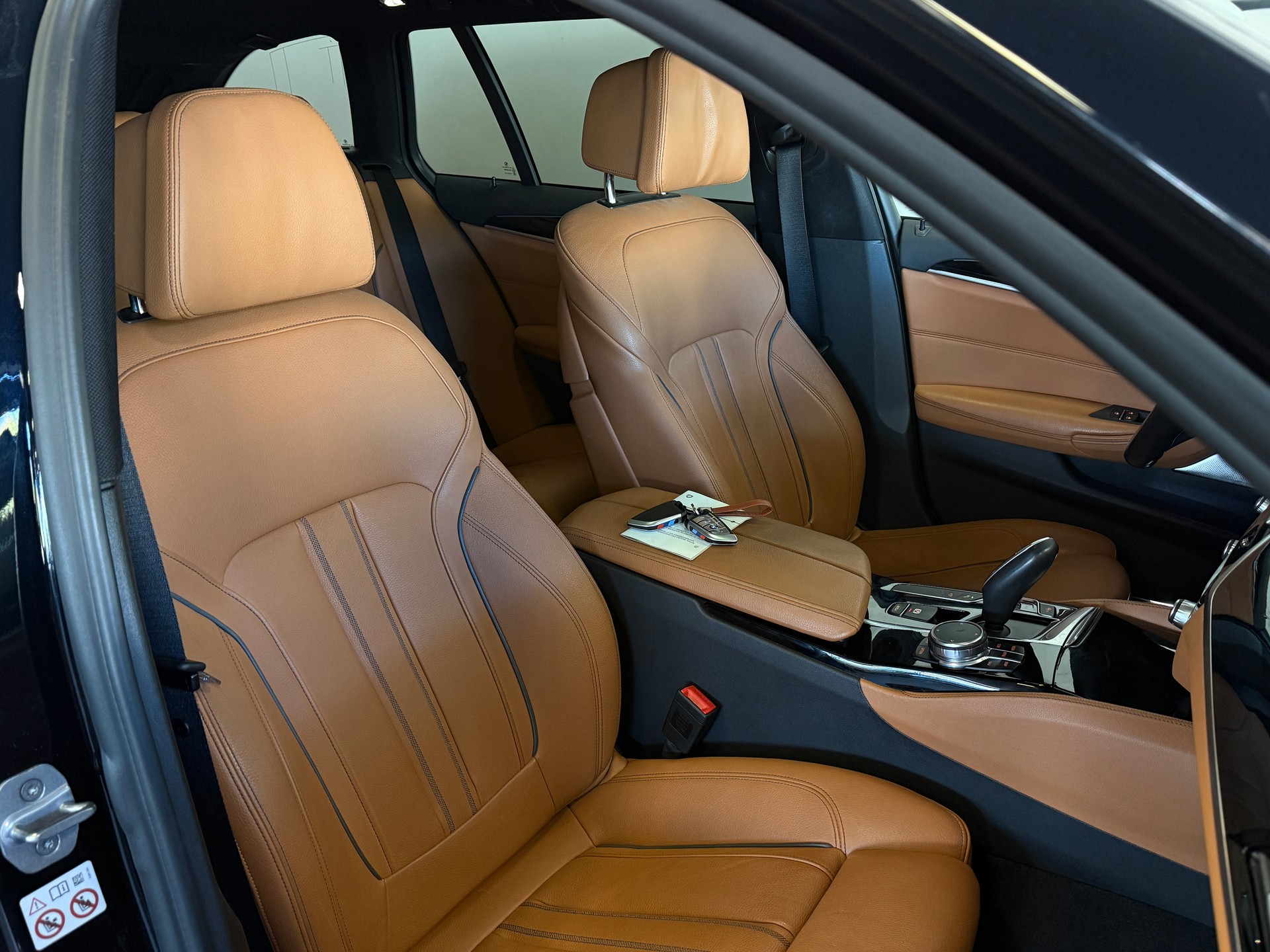 BMW 540i xDrive M-Paket Touring Steptronic *AHK 2t*-image-13