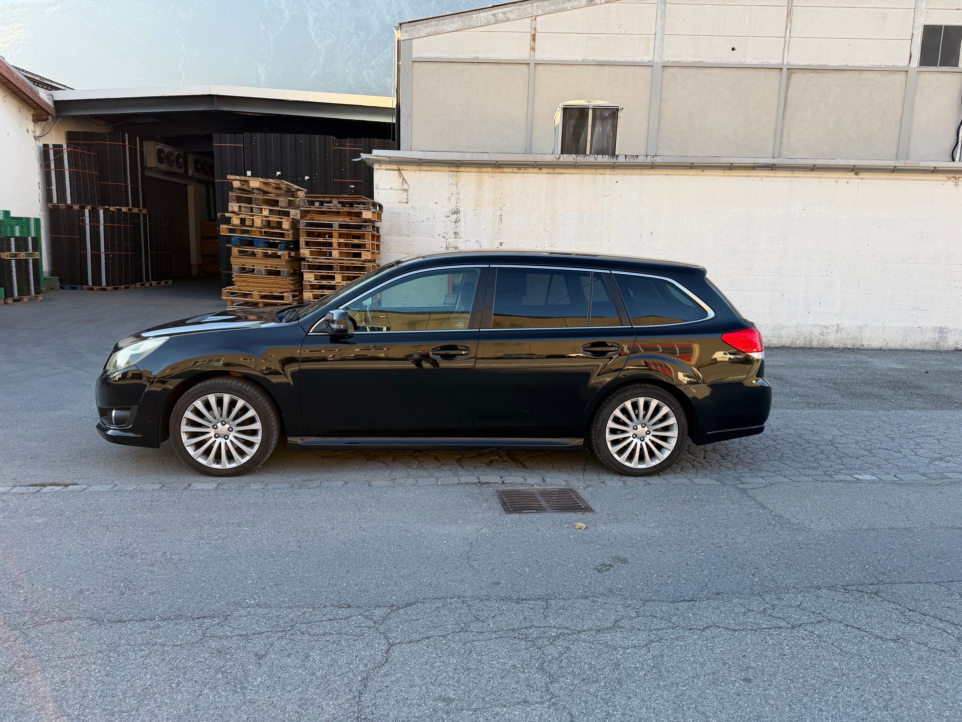 SUBARU Legacy 2.0D Swiss Special AWD-image-1