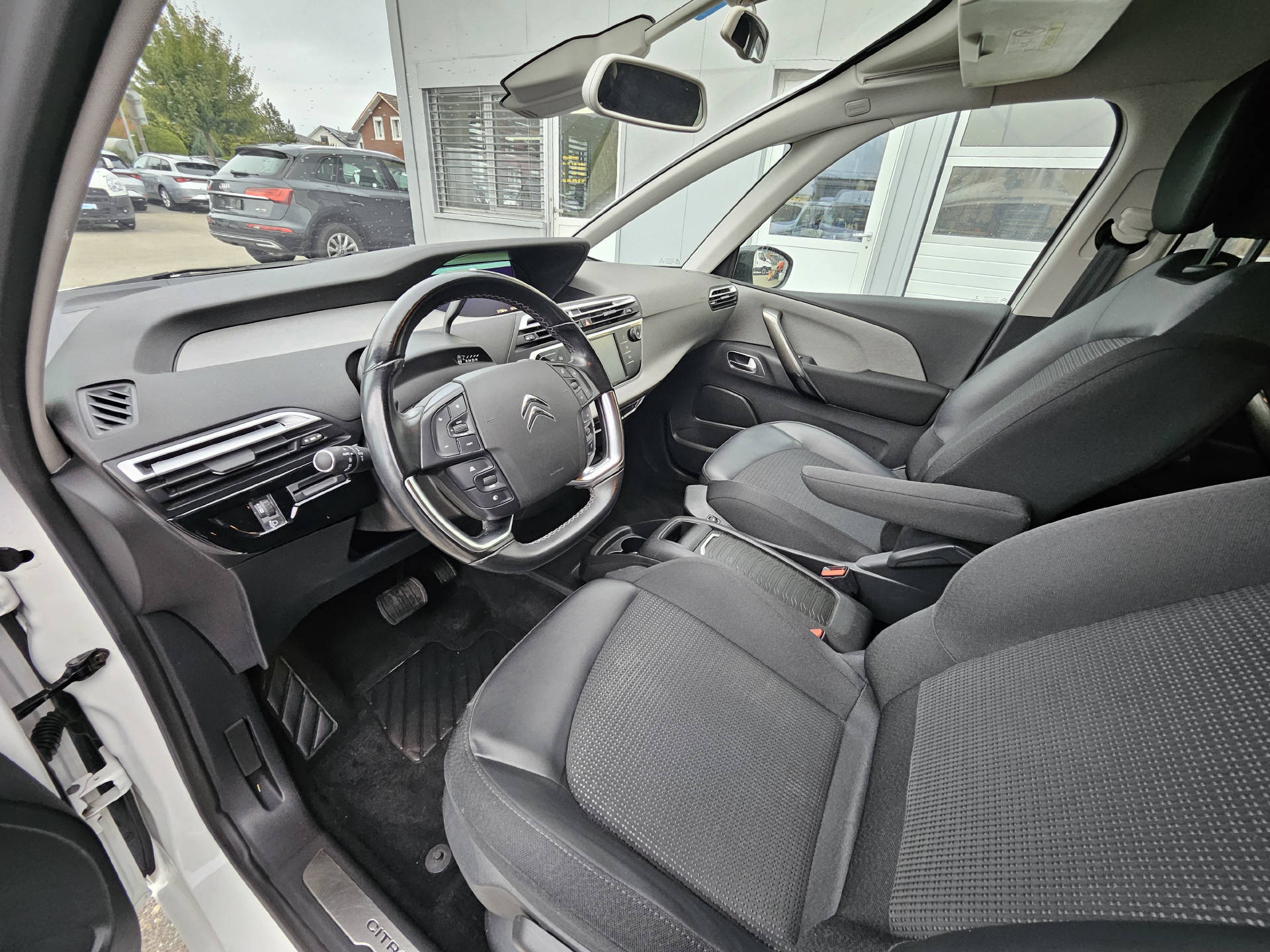CITROEN C4 Grand Spacetourer 1.5 BlueHDi Shine * 7- Plätzer *-image-12