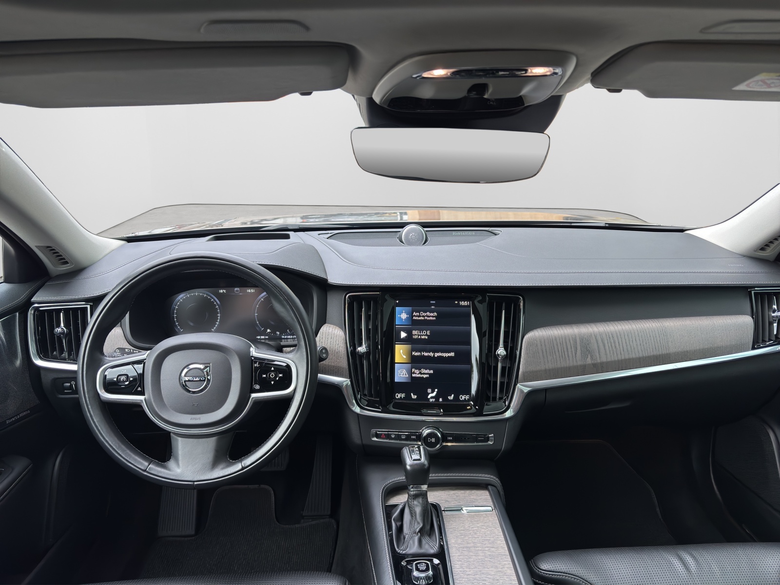 VOLVO V90 Cross Country 2.0 D5 AWD-image-6