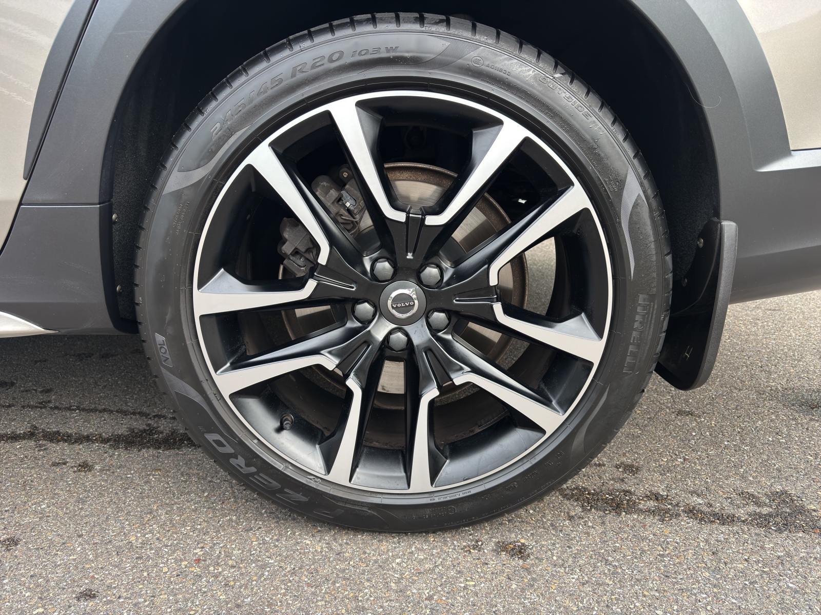 VOLVO V90 Cross Country 2.0 D5 AWD-image-15