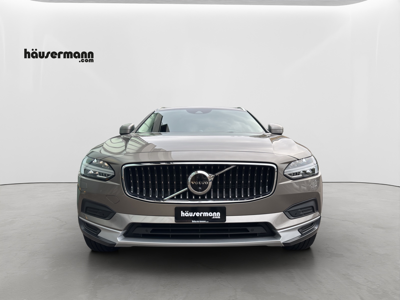 VOLVO V90 Cross Country 2.0 D5 AWD-image-9