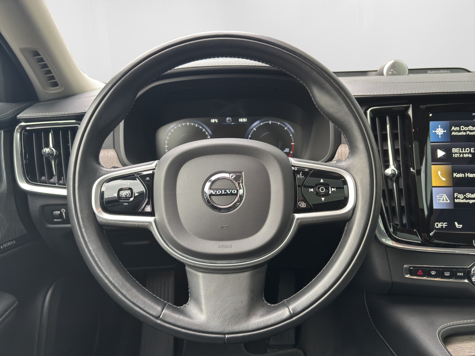 VOLVO V90 Cross Country 2.0 D5 AWD-image-7