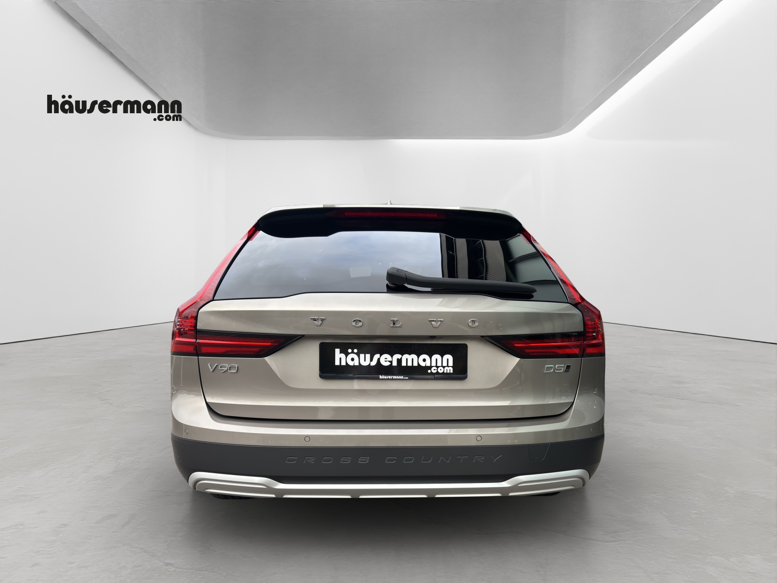 VOLVO V90 Cross Country 2.0 D5 AWD-image-10