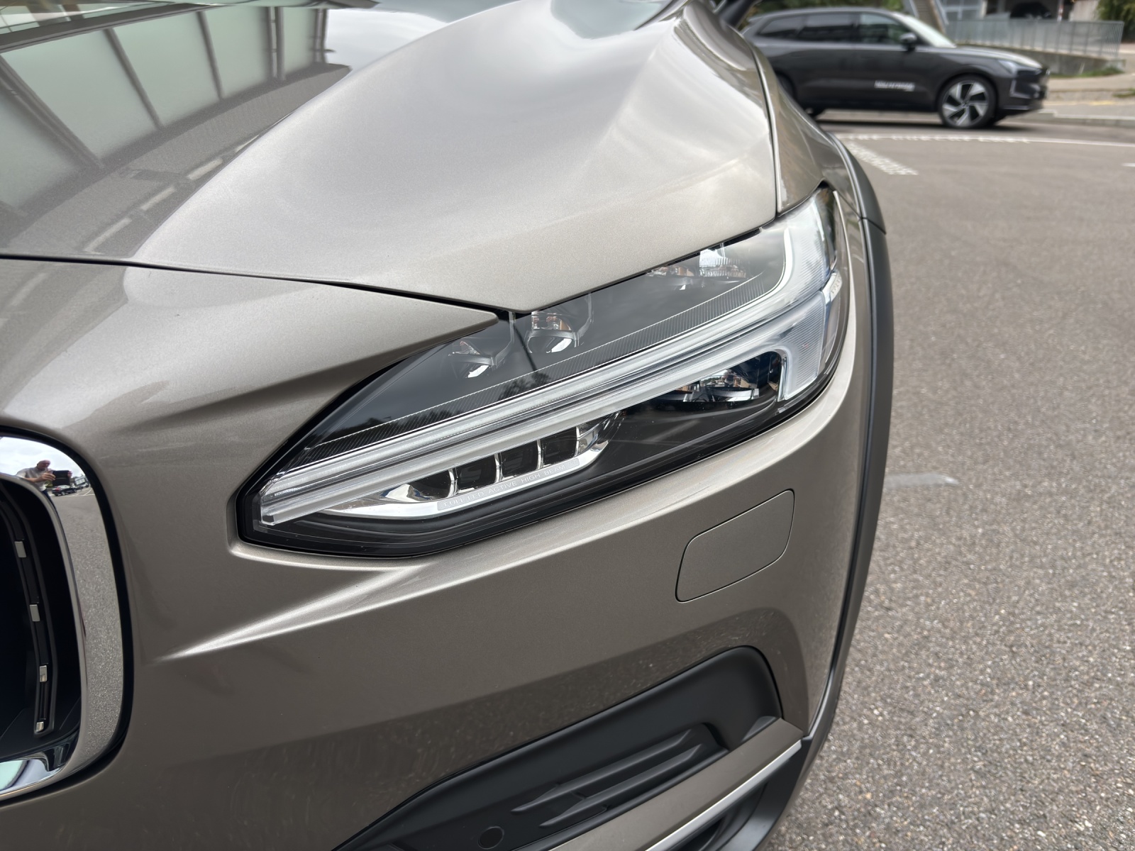 VOLVO V90 Cross Country 2.0 D5 AWD-image-13