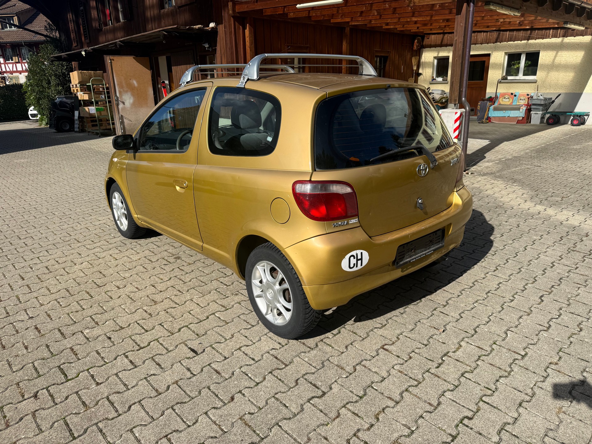 TOYOTA Yaris 1.3 Linea Luna-image-2