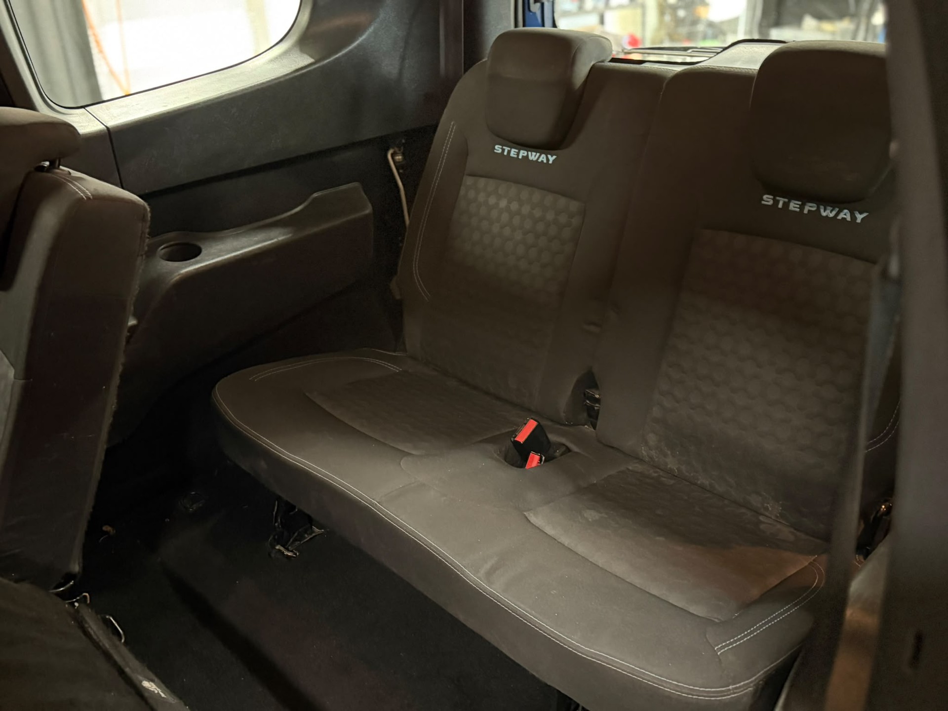 DACIA Lodgy 1.5 dCi Lauréate 7PL-image-9