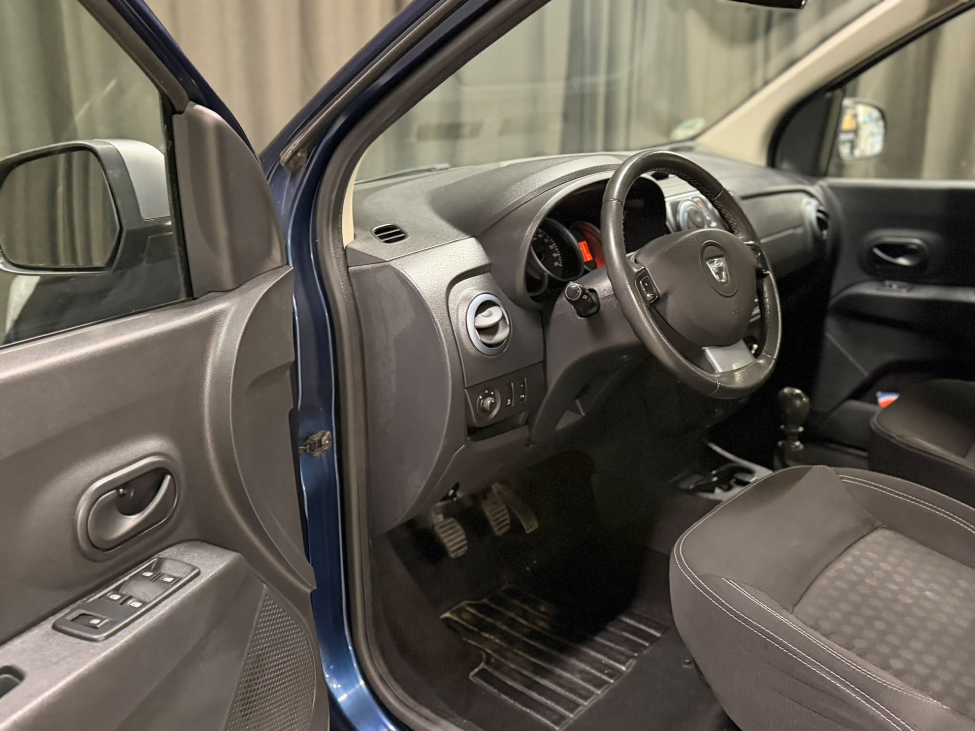 DACIA Lodgy 1.5 dCi Lauréate 7PL-image-6