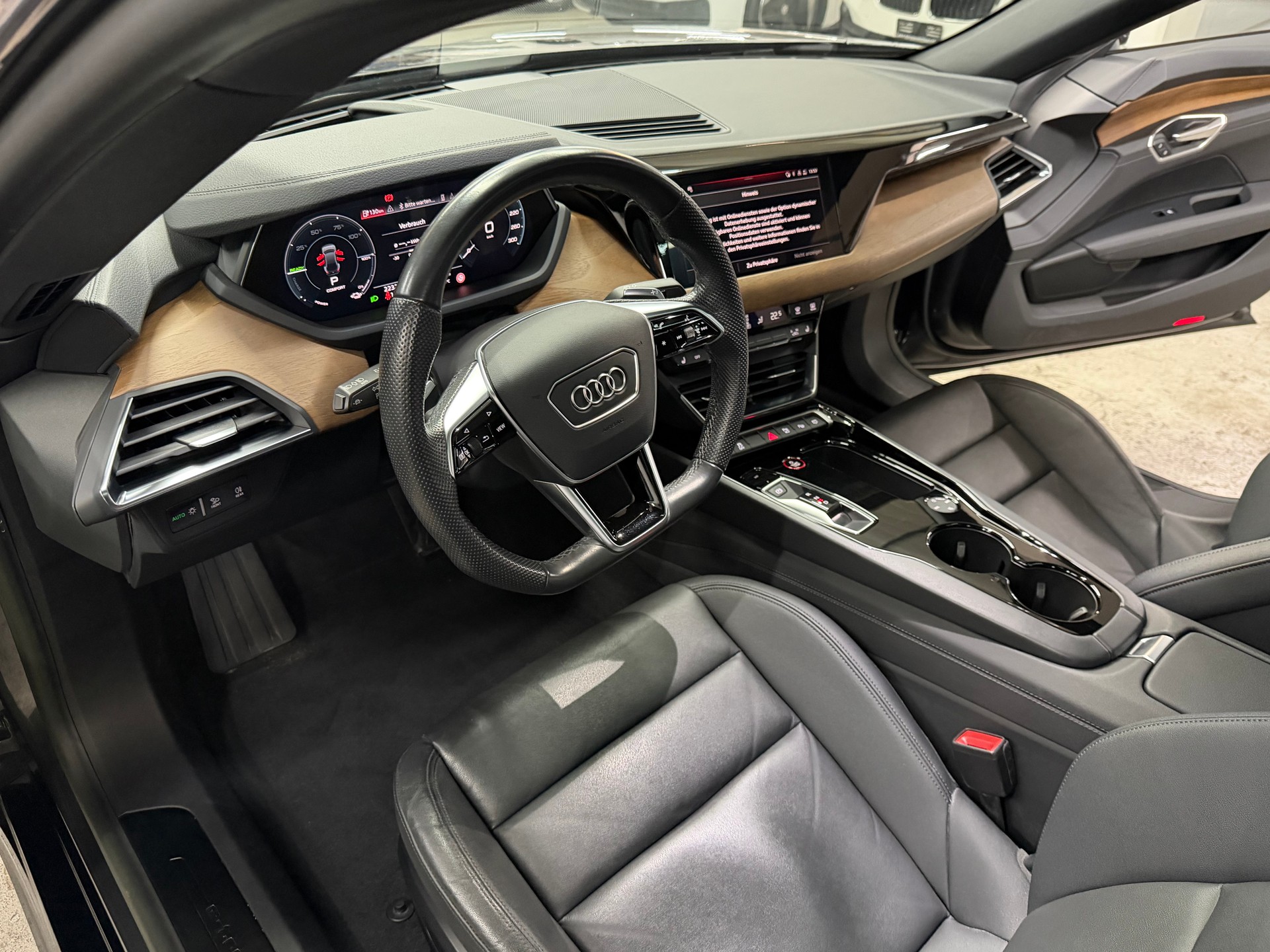 AUDI e-tron GT quattro-image-11