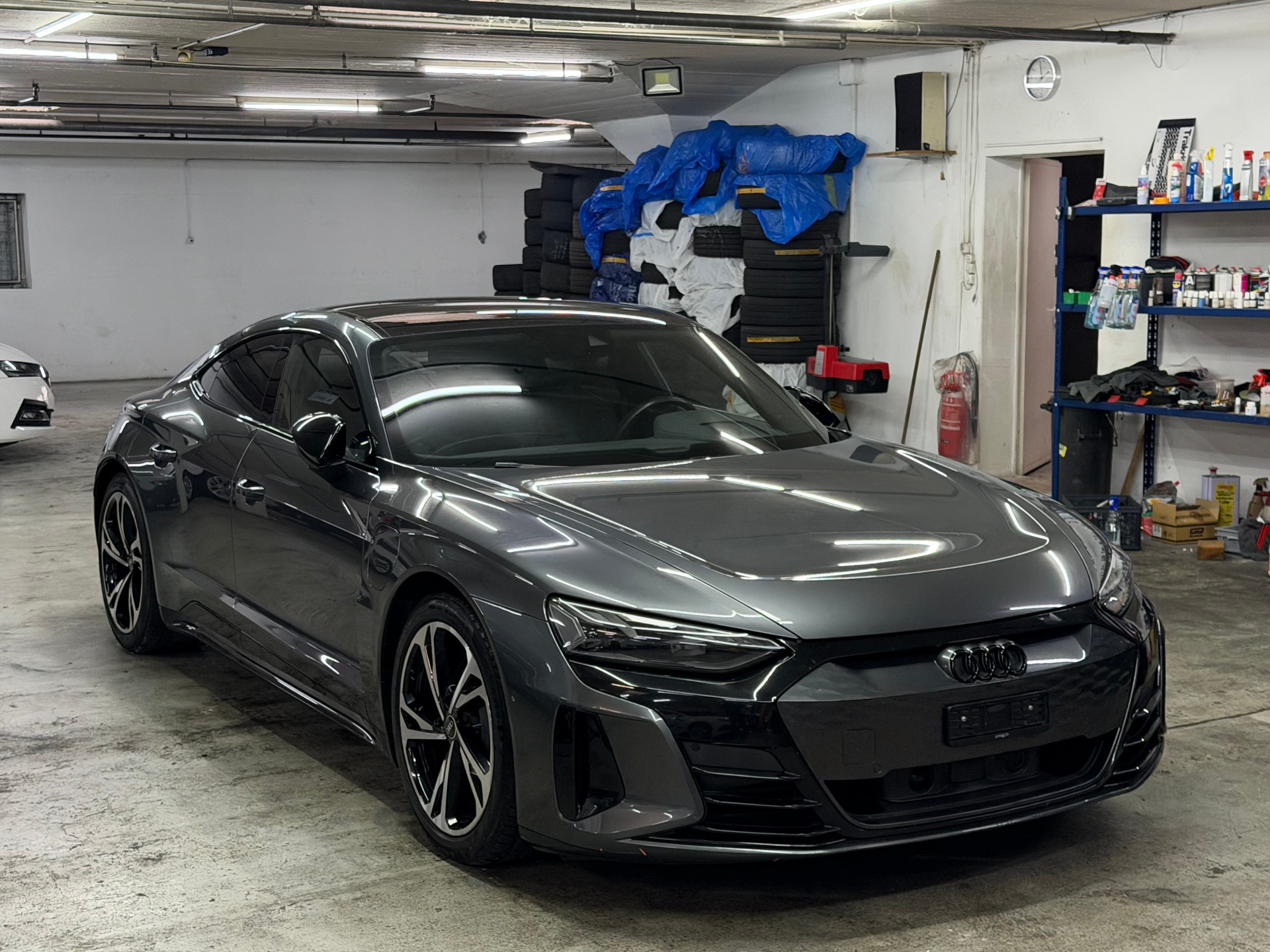 AUDI e-tron GT quattro-image-7