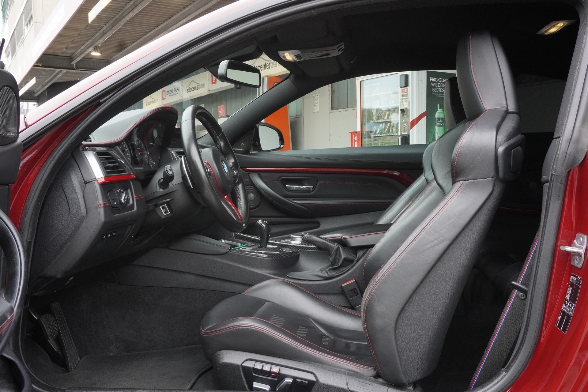 BMW M4 Coupé Competition DKG-image-8