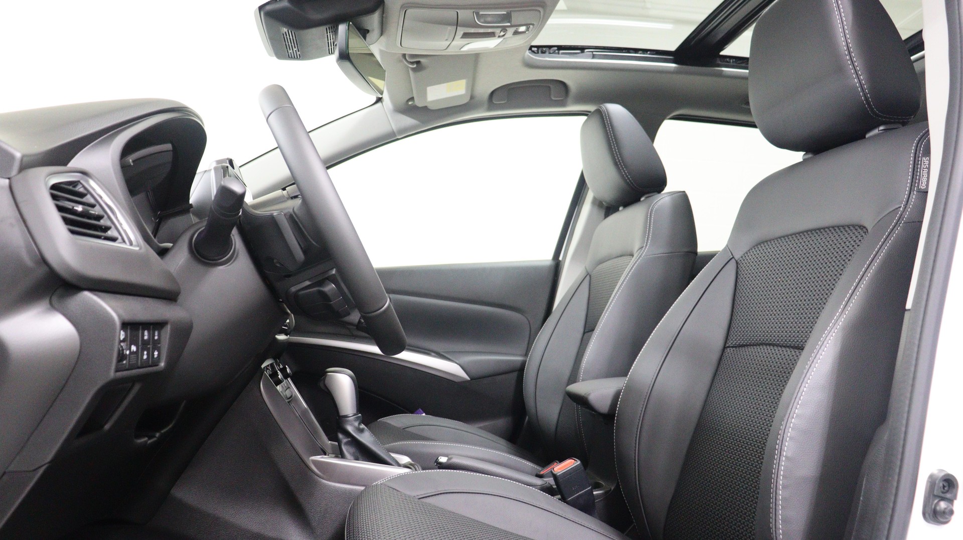 SUZUKI S-Cross 1.4 T Compact Top Hybrid 4x4-image-3