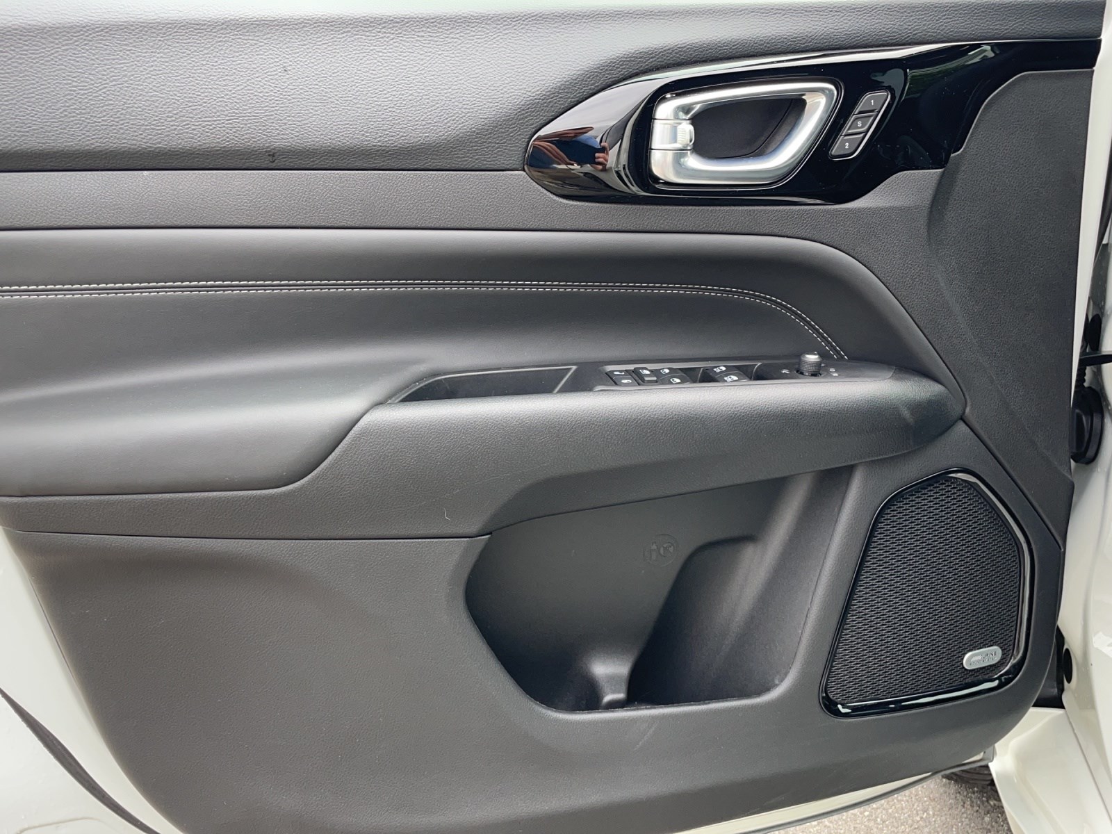 JEEP Compass 1.3 PHEV S AWD-image-9