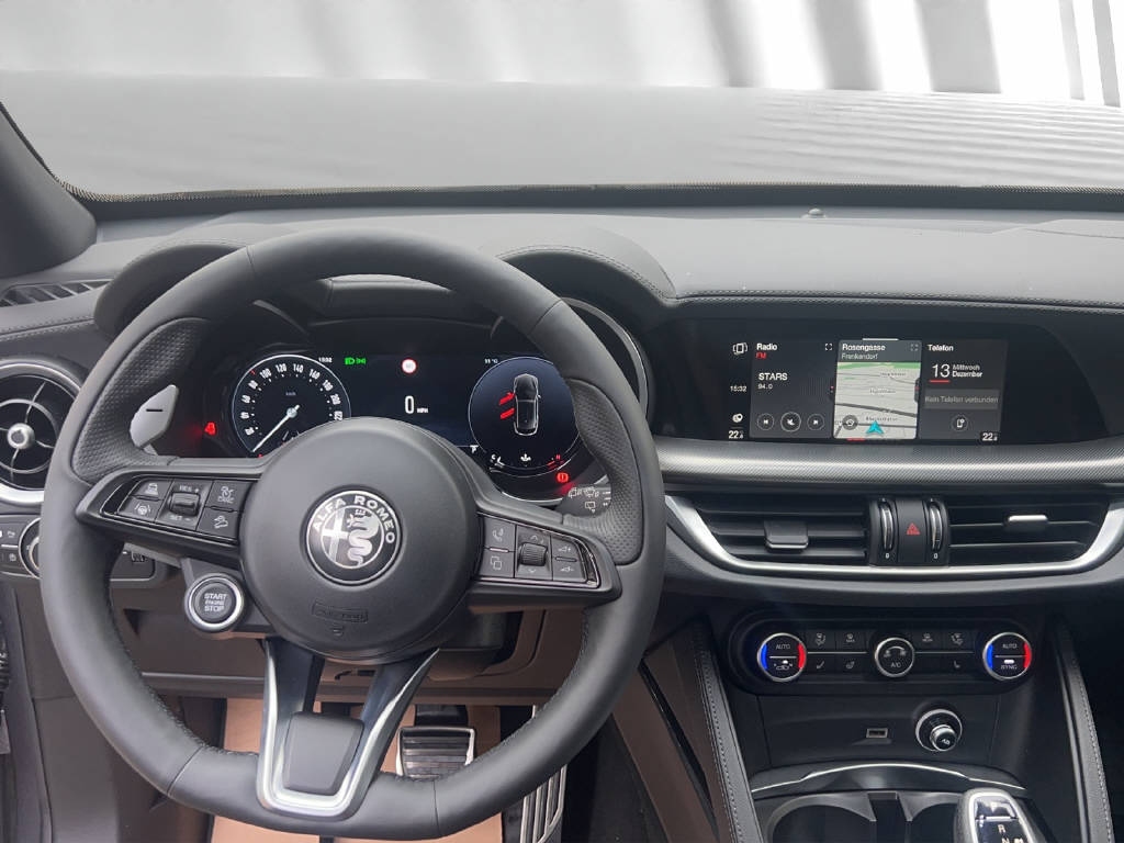 ALFA ROMEO Stelvio 2.0 Q4 280 Veloce Premium Sky-image-4