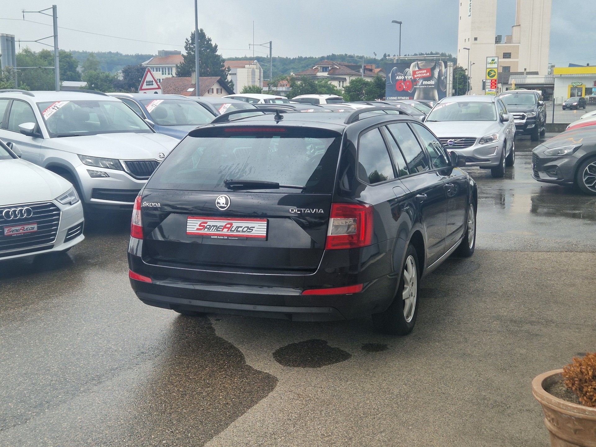 SKODA Octavia Combi 2.0 TDI Ambition 4x4-image-1