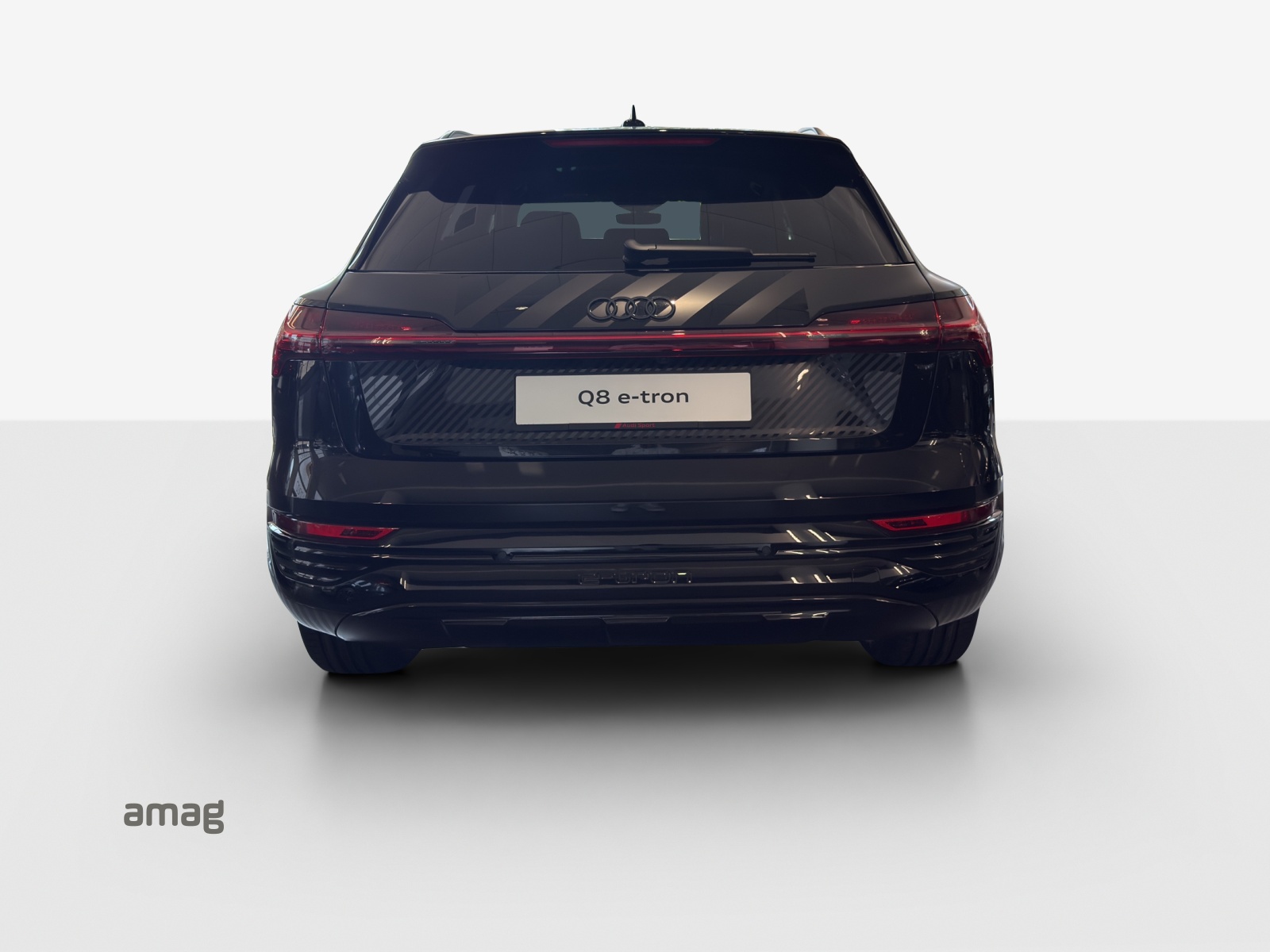 AUDI Q8 55 e-tron edition Dakar quattro-image-2