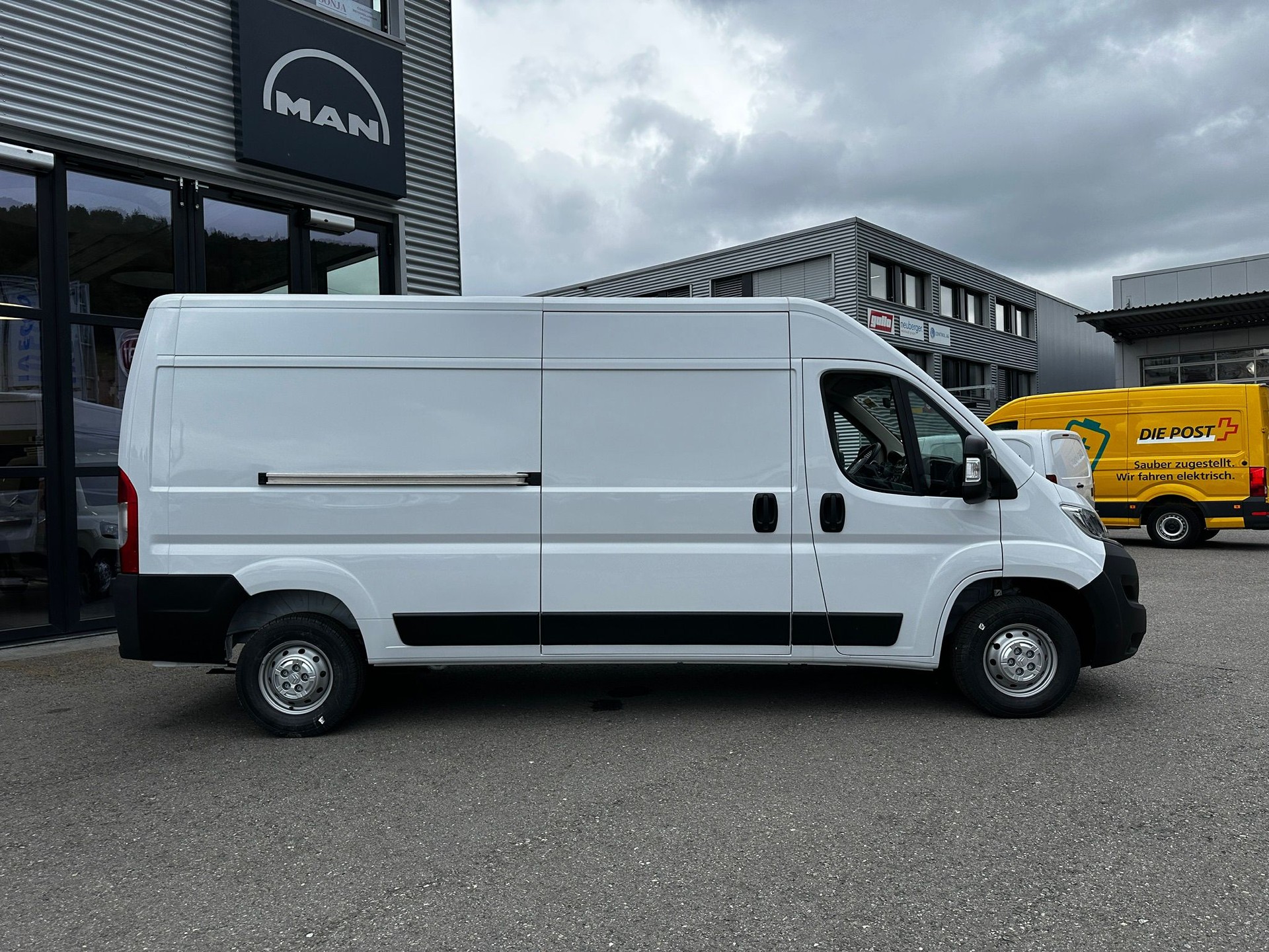 CITROEN Jumper 33 2.2 BlueHDi 140 L3H2-image-2