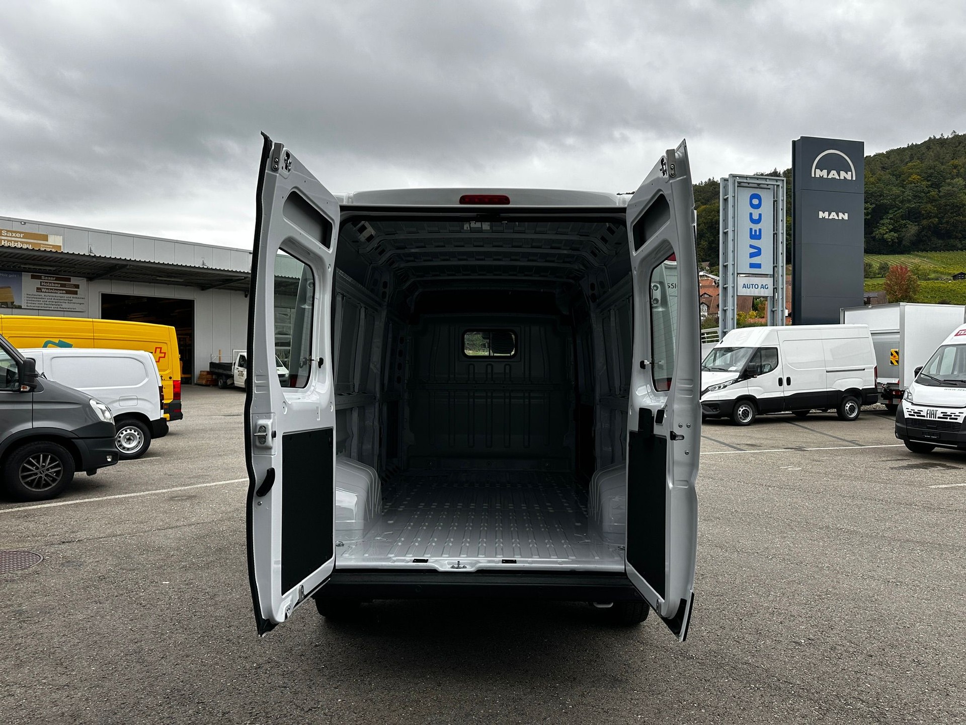 CITROEN Jumper 33 2.2 BlueHDi 140 L3H2-image-3