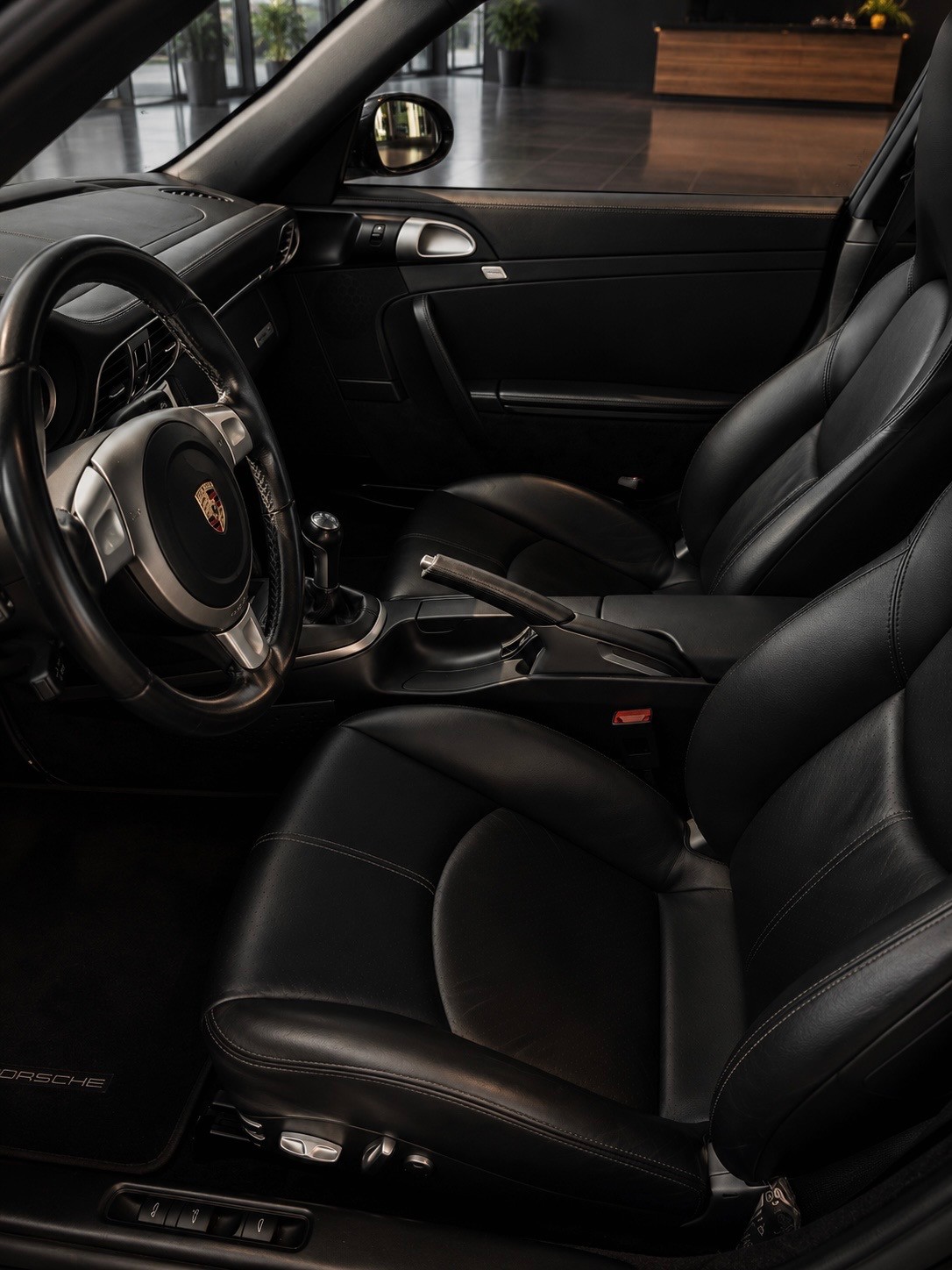 PORSCHE 911 Targa 4S-image-4