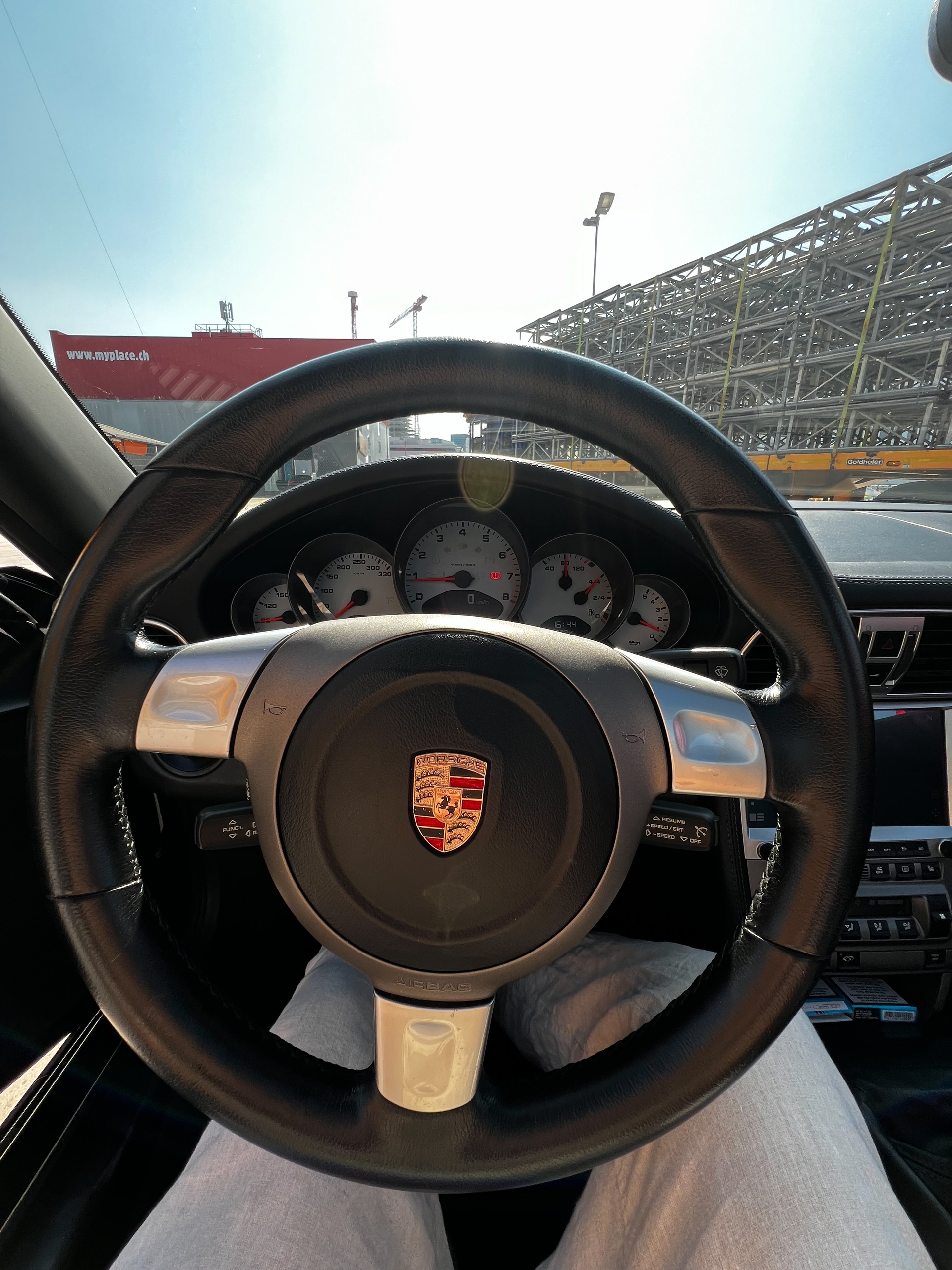 PORSCHE 911 Targa 4S-image-8