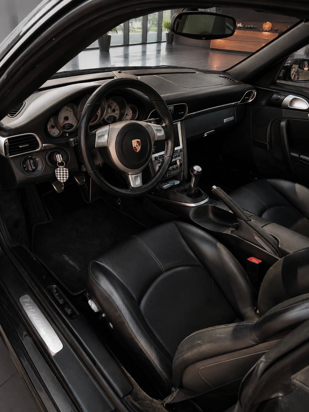 PORSCHE 911 Targa 4S-image-5