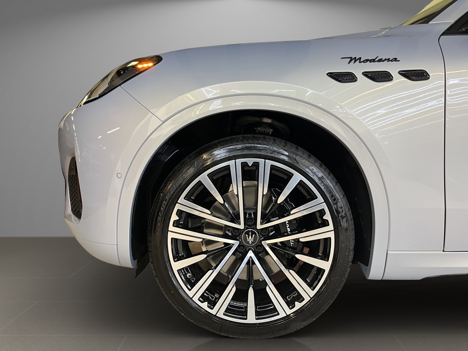 MASERATI Grecale 2.0 MHEV Modena Hybrid Automatica-image-12