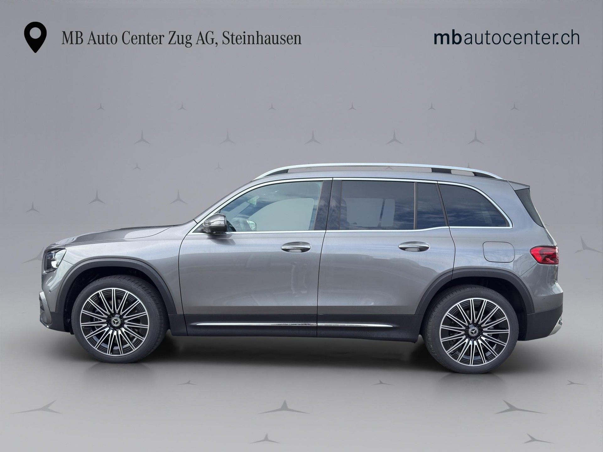MERCEDES-BENZ GLB 250 AMG Line 4matic-showroom-element-1