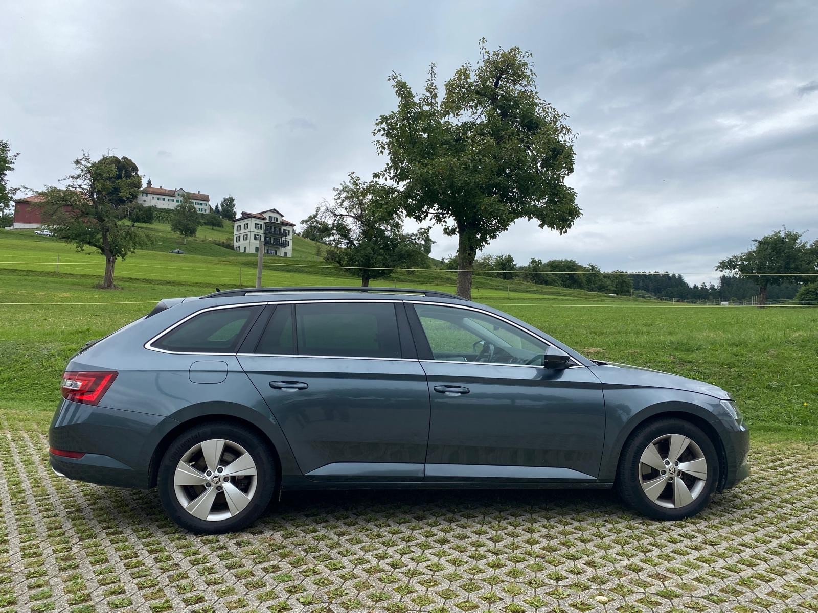 SKODA Superb Combi 2.0 TSI Style DSG 4x4-image-3