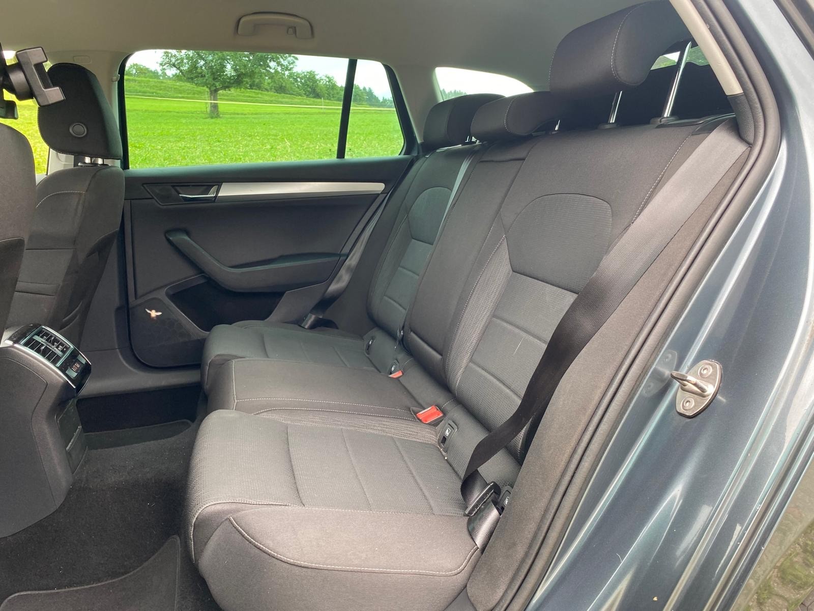 SKODA Superb Combi 2.0 TSI Style DSG 4x4-image-8