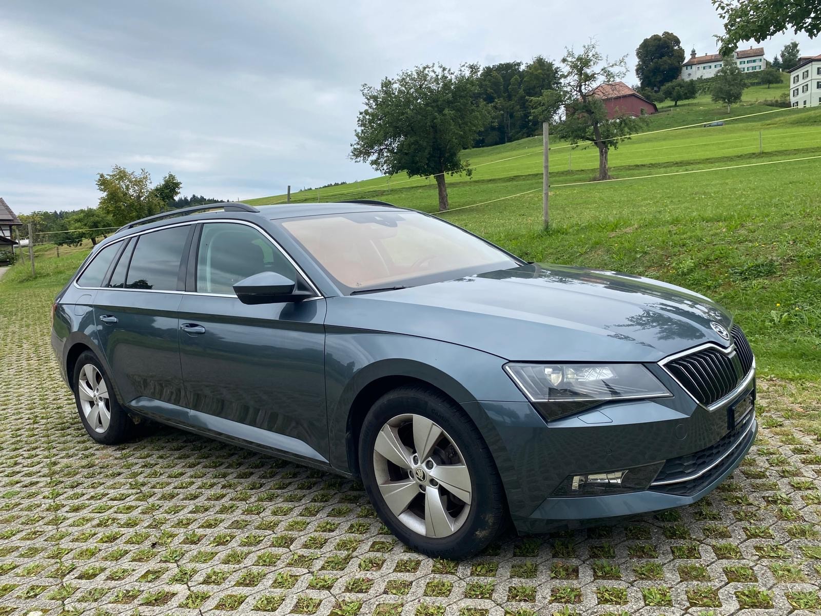 SKODA Superb Combi 2.0 TSI Style DSG 4x4-image-1