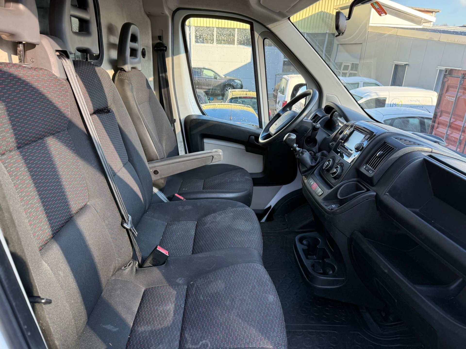 PEUGEOT Boxer 2.0 HDI 335 Active s/s L2H2-image-14