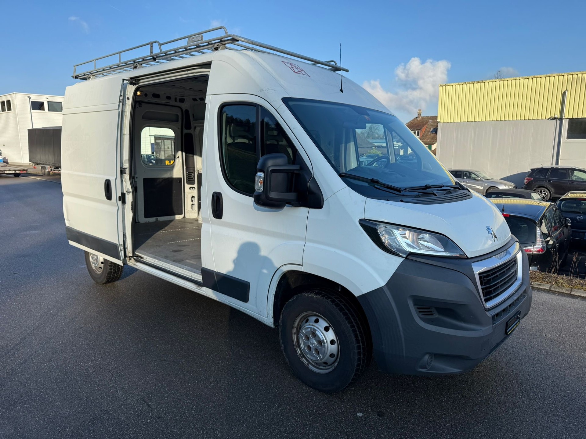 PEUGEOT Boxer 2.0 HDI 335 Active s/s L2H2-image-2