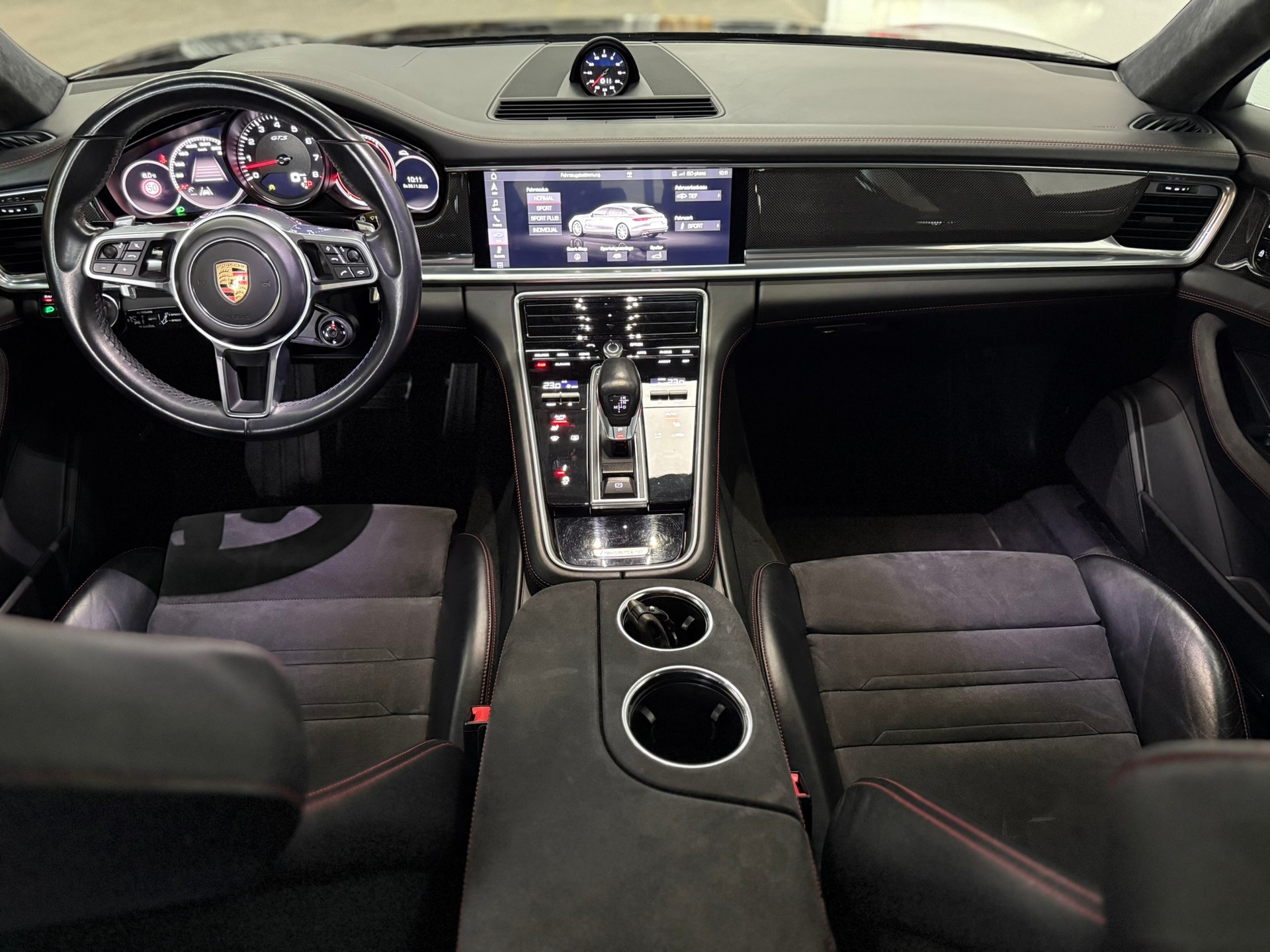 PORSCHE Panamera GTS Sport Turismo PDK-image-9