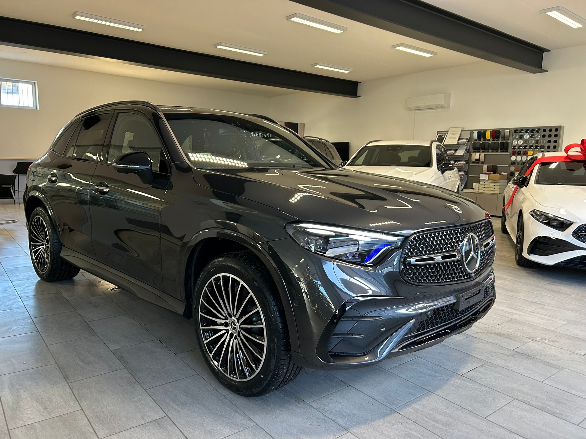 MERCEDES-BENZ GLC 300 de 4Matic EQ Star 9G-Tronic-image-2