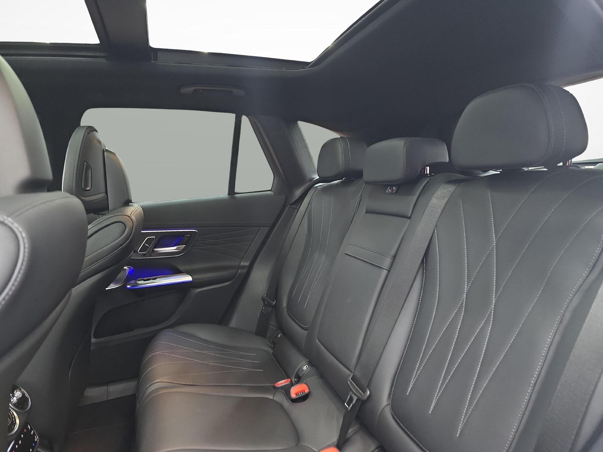 MERCEDES-BENZ GLC 400 e 4MATIC EQ Star AMG Line-image-7