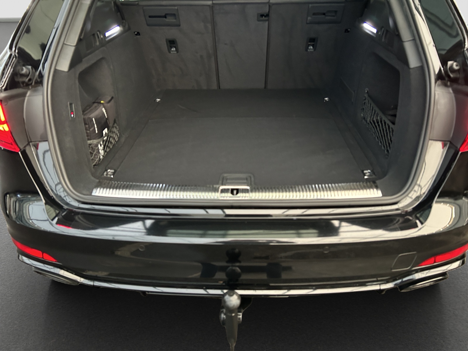AUDI RS4 Avant quattro tiptronic - AHK - 360 Kamera - Head-up - Panoramadach-image-7