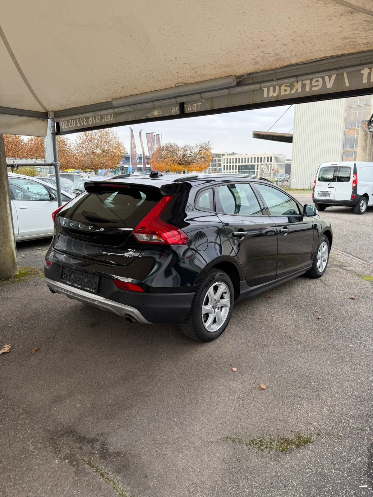 VOLVO V40 Cross Country T4 2.0 AWD Family Ed. Geartr.-image-4