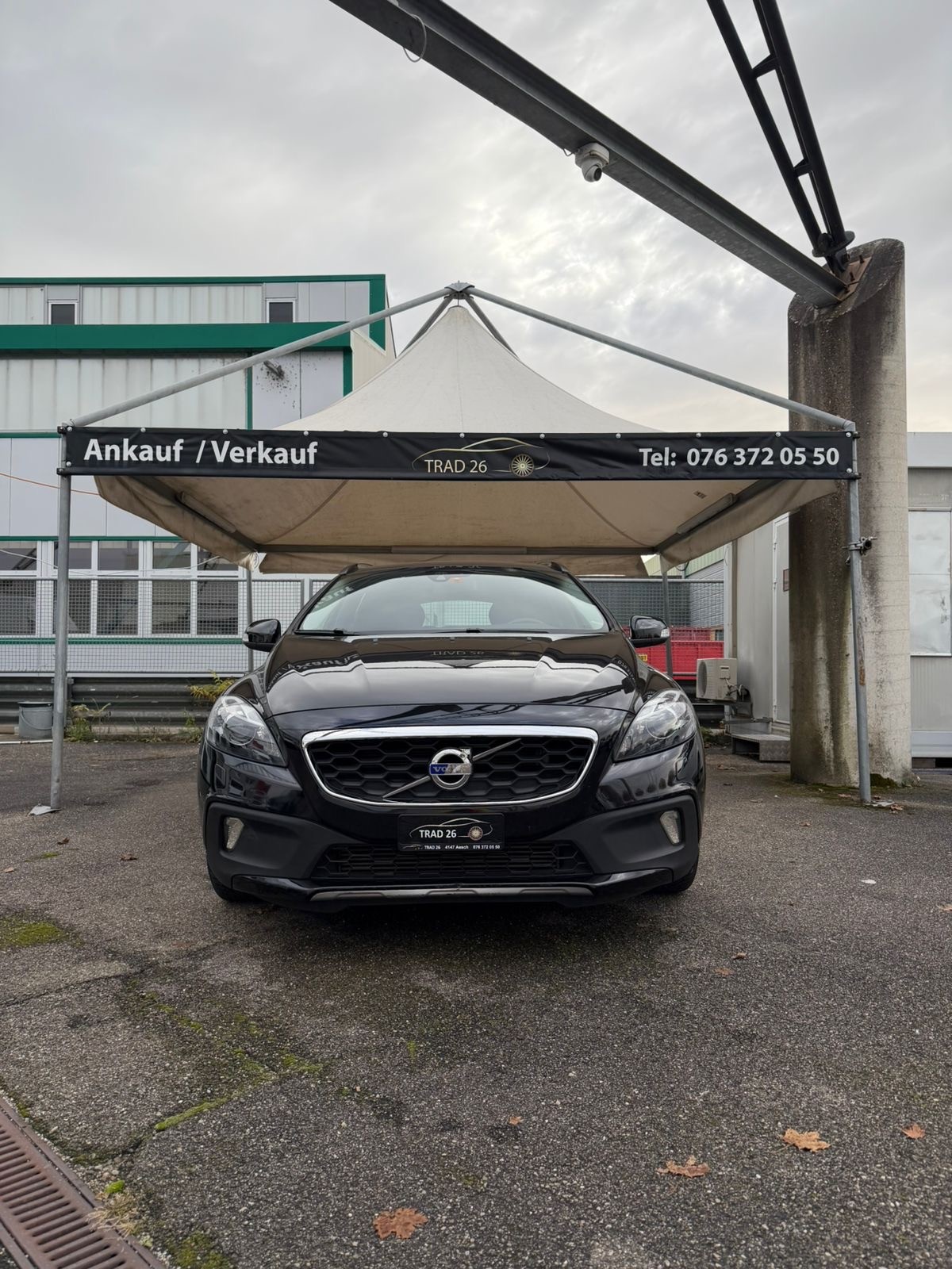 VOLVO V40 Cross Country T4 2.0 AWD Family Ed. Geartr.-image-1
