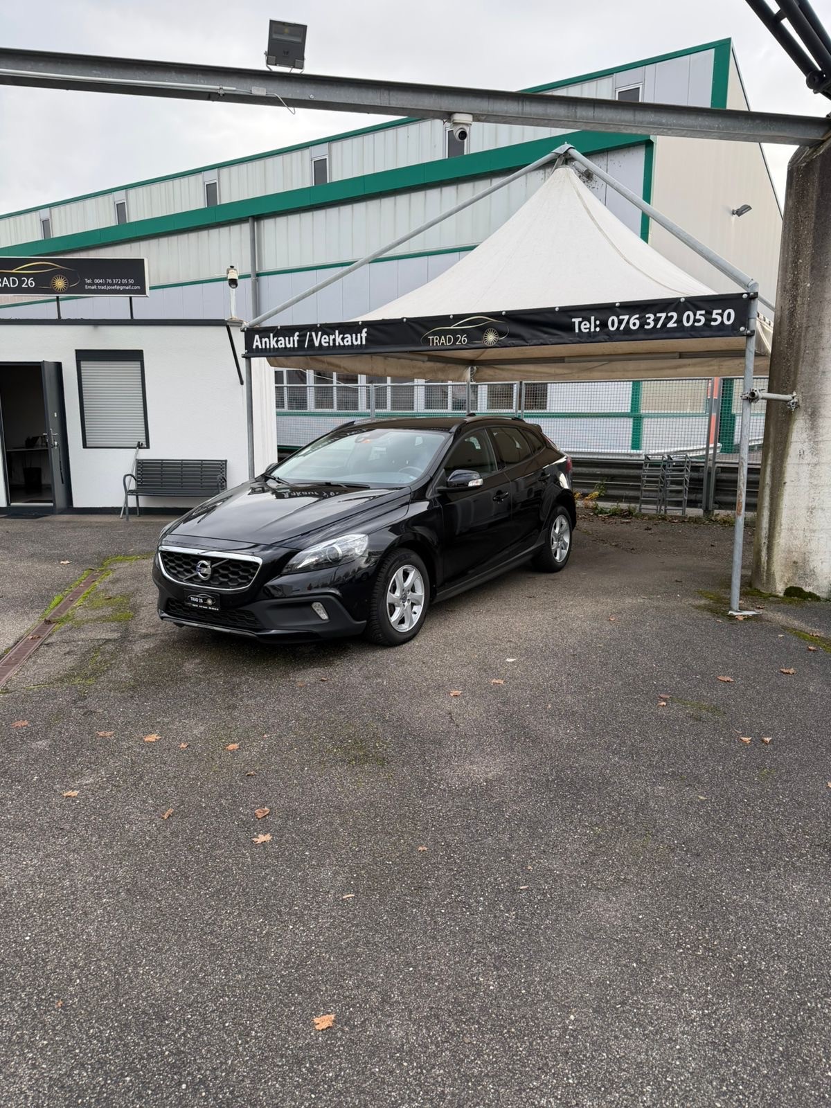 VOLVO V40 Cross Country T4 2.0 AWD Family Ed. Geartr.-image-3